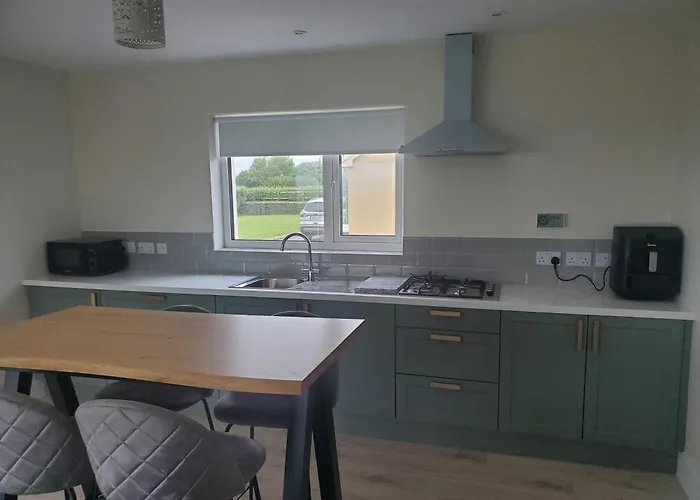 Seaside Retreat-2 Bed-sleeps 4-parking-pets Portmagee